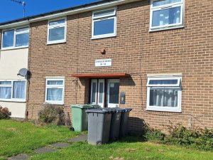 One Bed upper floor flat in Yeadon.